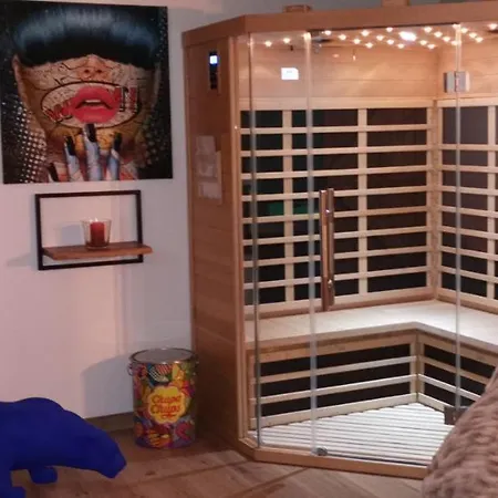 Deco Pop Et Chaleureuse Avec Jacuzzi, Sauna, Piece Coquine * Καλέ