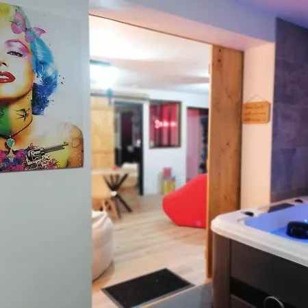 Σπίτι διακοπών Deco Pop Et Chaleureuse Avec Jacuzzi, Sauna, Piece Coquine *