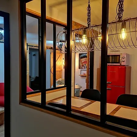 Deco Pop Et Chaleureuse Avec Jacuzzi, Sauna, Piece Coquine